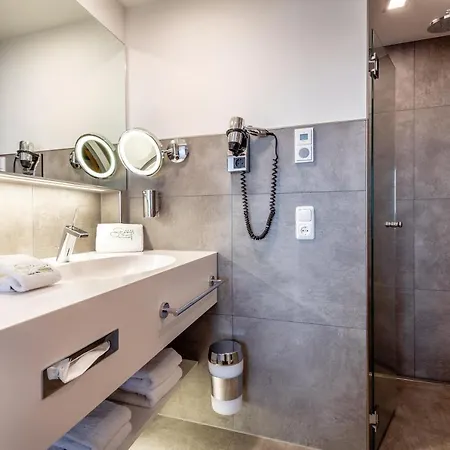 Stemp Wellnessresort 4 Sterne Superior Бюхльберг